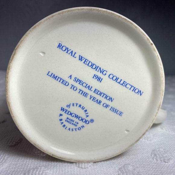 VTG Charles Diana "Royal Wedding" Etruria Wedgewood Special Edition Coffee Cups - Picture 6 of 11
